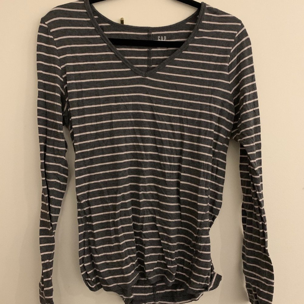 Gap V Neck Long Sleeved Top